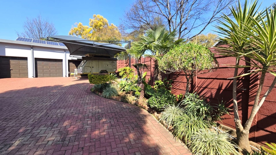 4 Bedroom Property for Sale in Ifafi North West